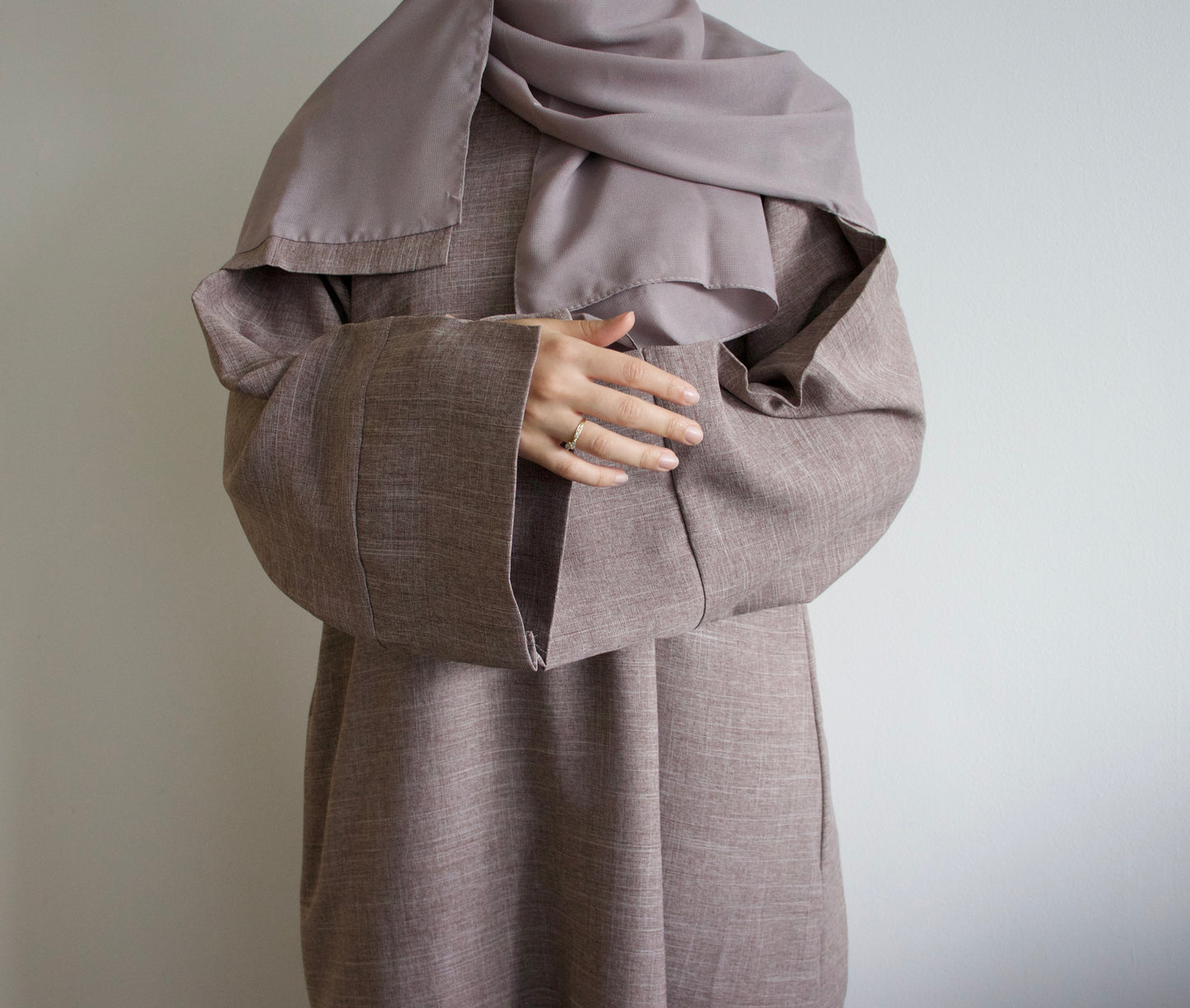 Chestnut Linen Abaya