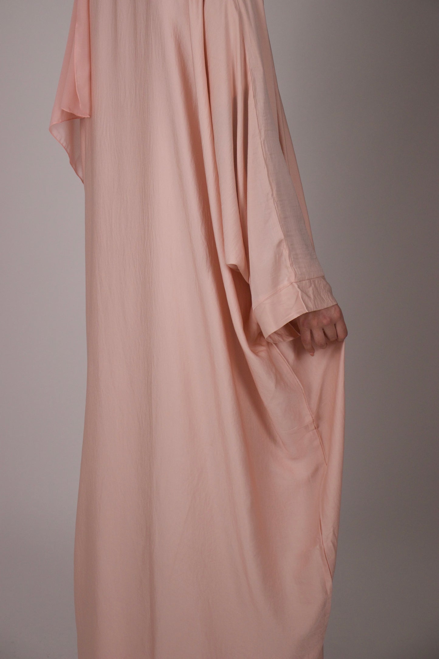 Pembe Abaya